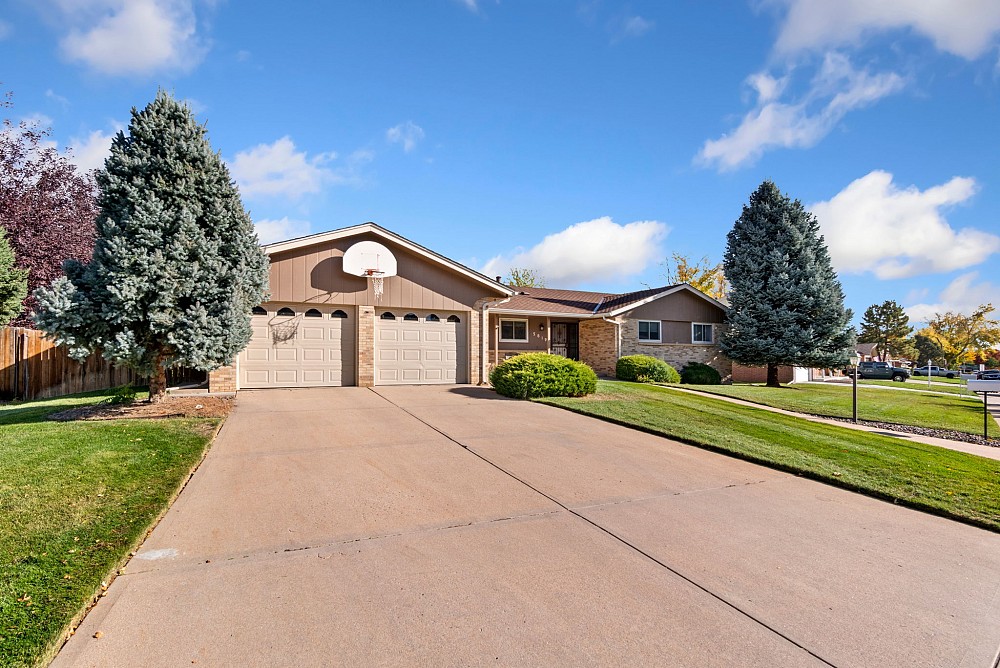 5819 W Milan Place Denver, CO 80235